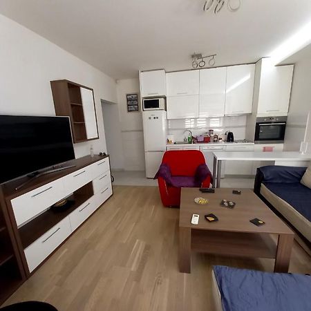 Skopje Contemporary Apartment Buitenkant foto