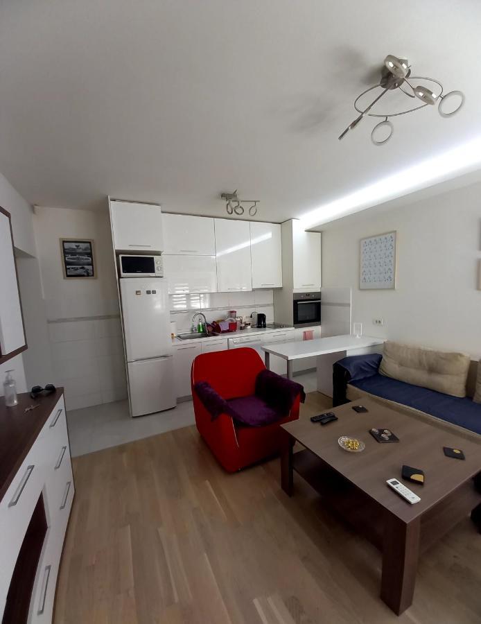 Skopje Contemporary Apartment Buitenkant foto