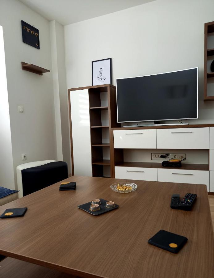 Skopje Contemporary Apartment Buitenkant foto