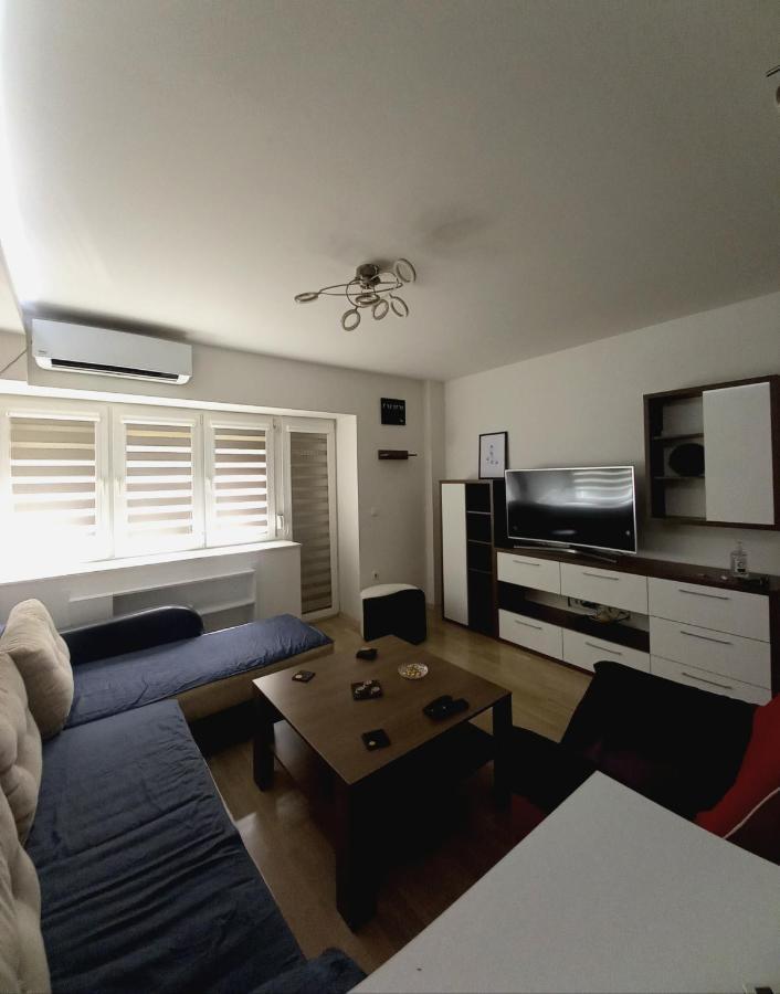 Skopje Contemporary Apartment Buitenkant foto